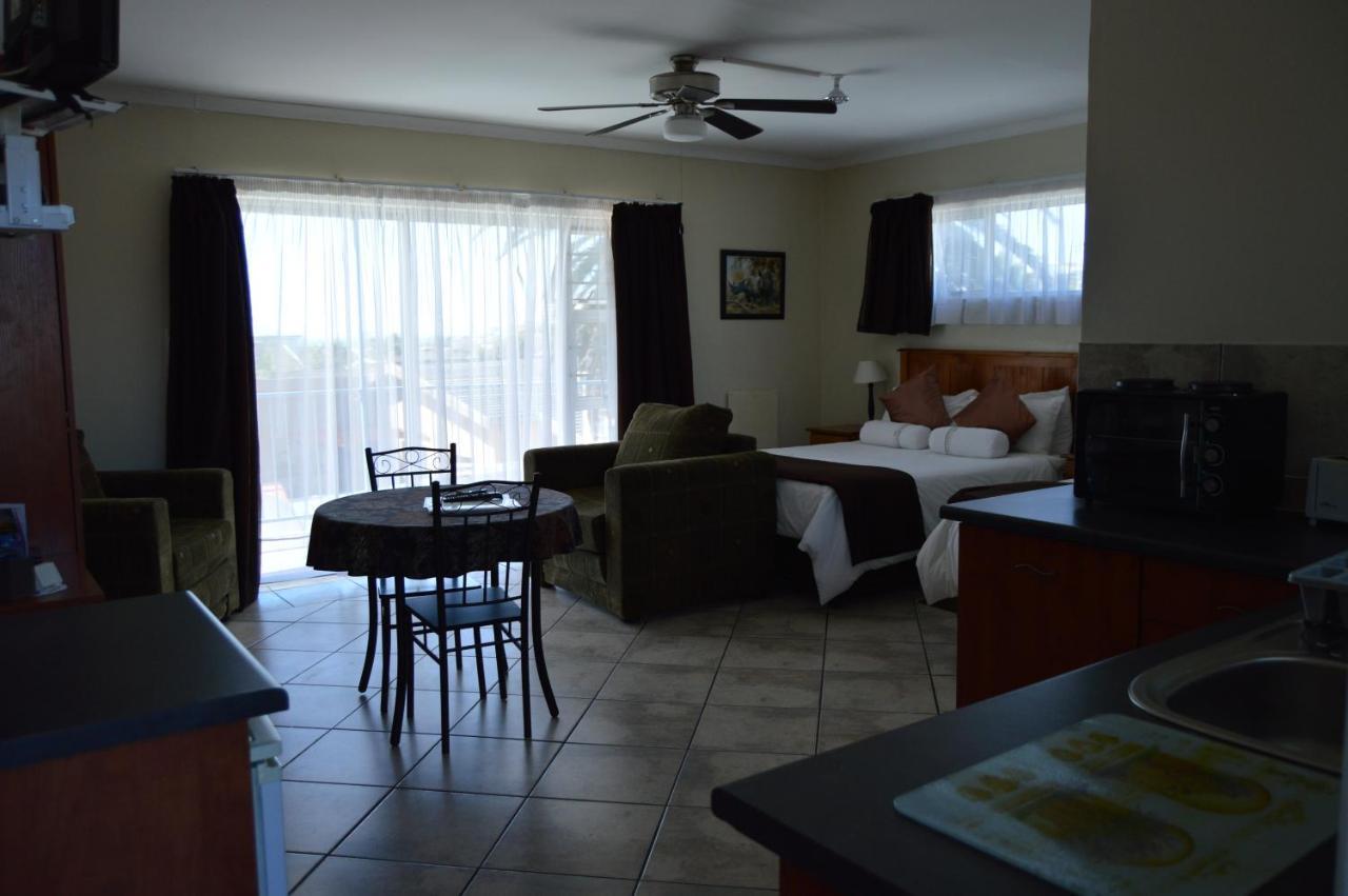 פורט אליזבת' Aqua Marine Guest House מראה חיצוני תמונה