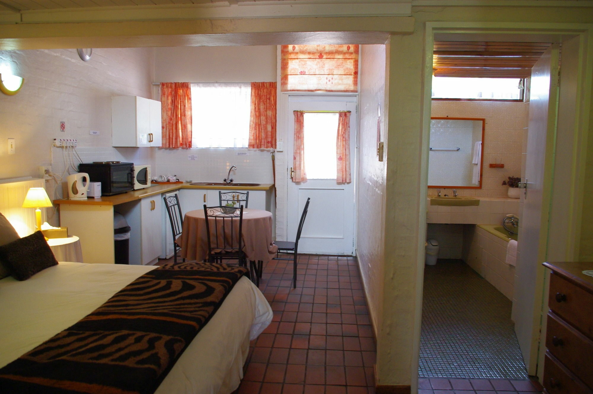 פורט אליזבת' Aqua Marine Guest House מראה חיצוני תמונה