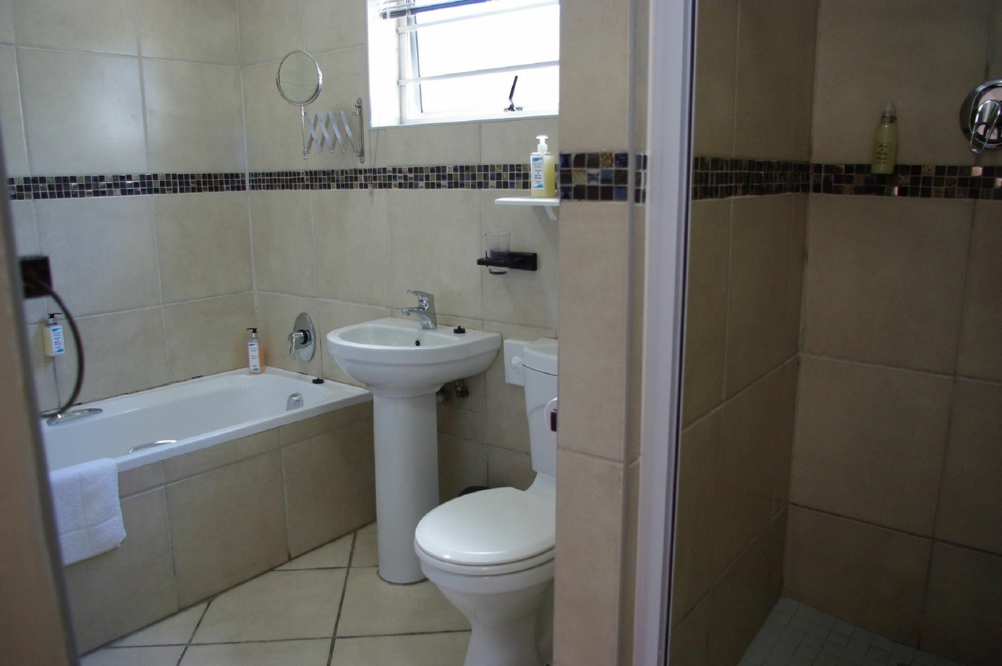 פורט אליזבת' Aqua Marine Guest House מראה חיצוני תמונה